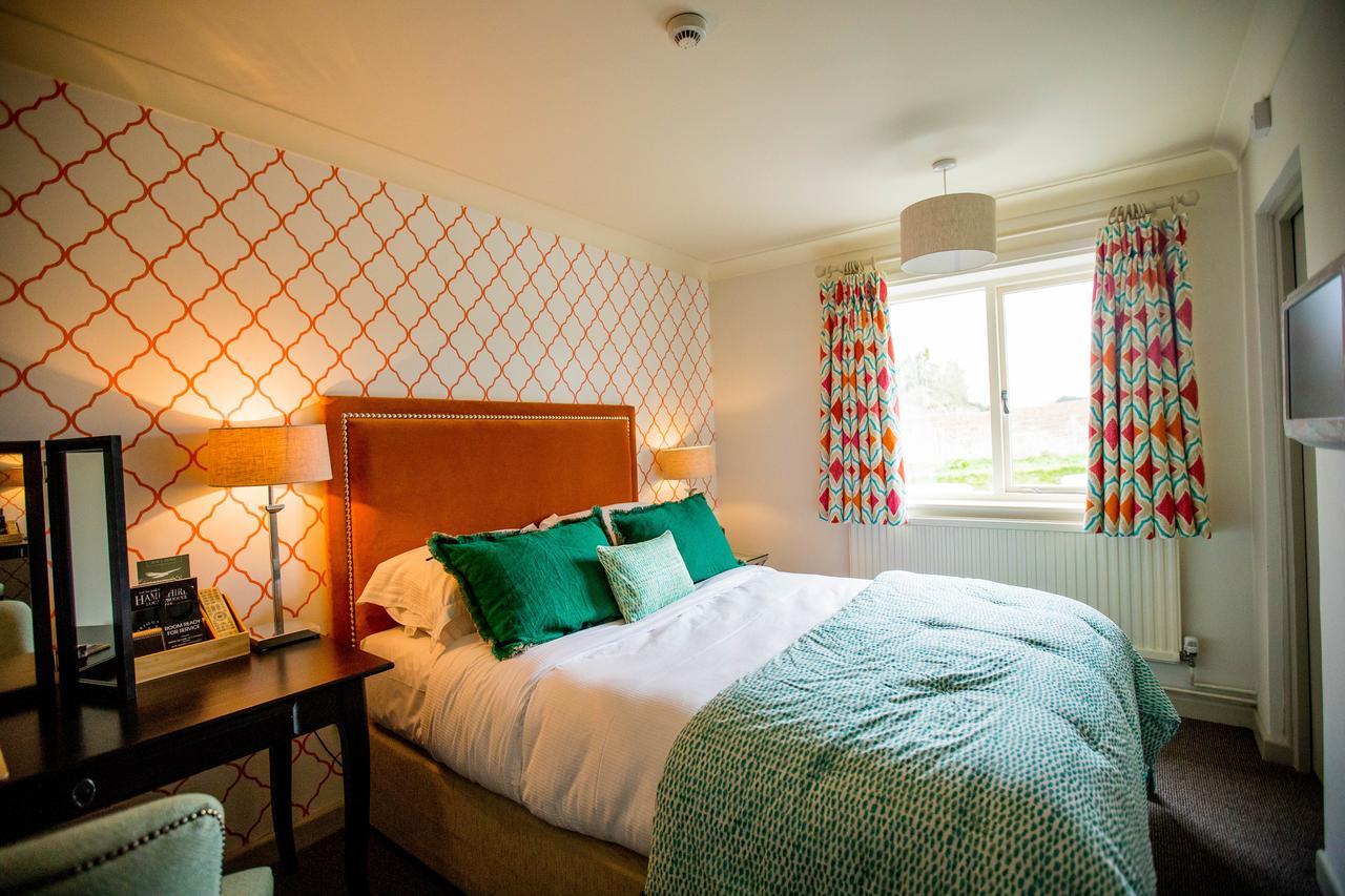 The Hawk Inn Andover Ngoại thất bức ảnh
